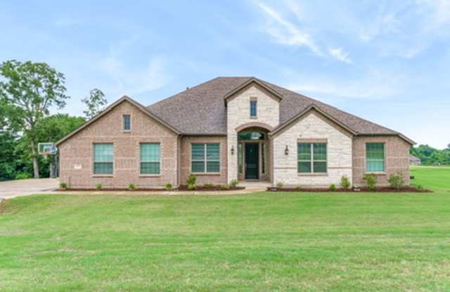 425 Private Road 7017 Gallery 1