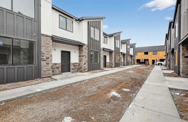 $300 off first month for February move-ins - BRAND NEW 3 BED 2.5 BATH TOWNHOMES WITH 2 CAR GARAGE photos photos