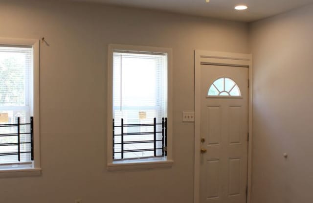 530 N Douglas St- House Gallery 4