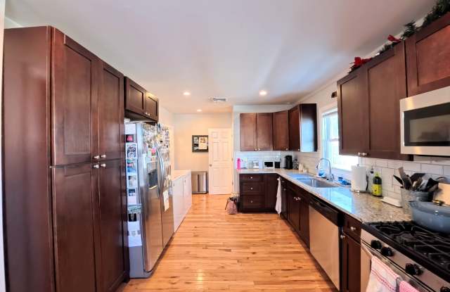 198 Summer StreetFront Unit photos photos