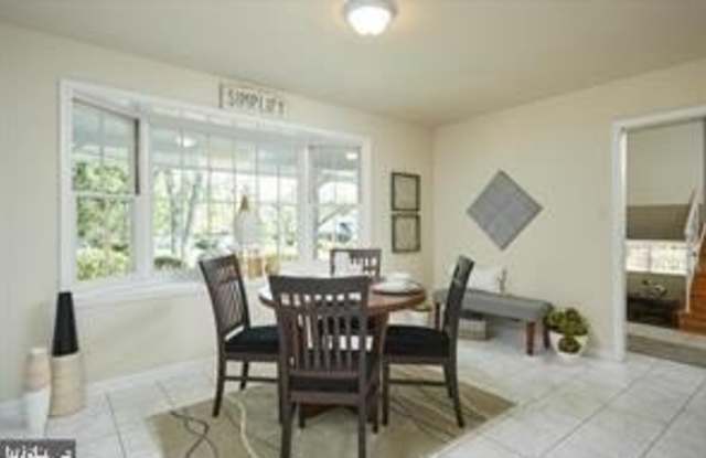 11612 DEBORAH DR Gallery 3