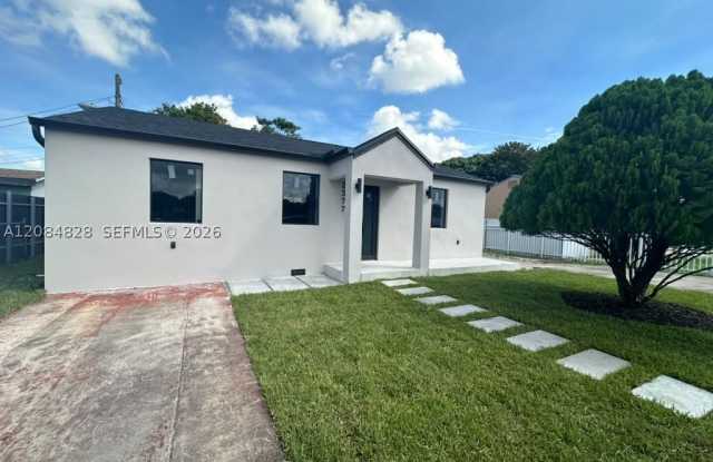 2377 NW 84th St photos photos