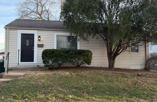 Private Charming Home! - 7128 Yates Street, St. Louis, MO 63116