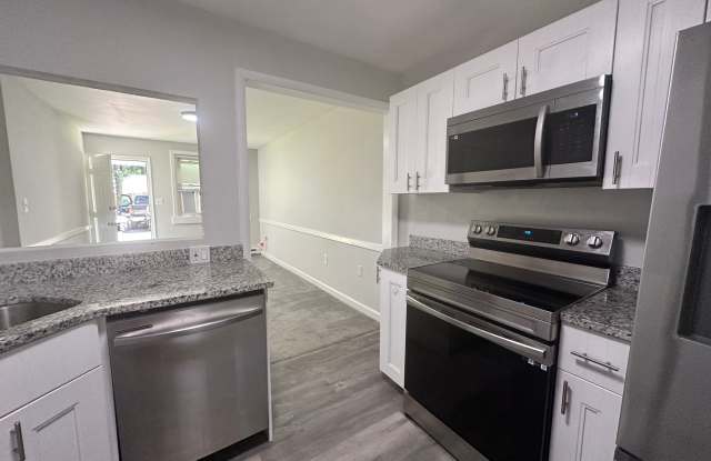 2252 Reuben Street - B photos photos