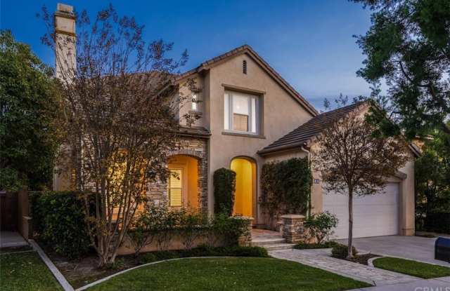 8 Hibiscus - 8 Hibiscus, Irvine, CA 92620