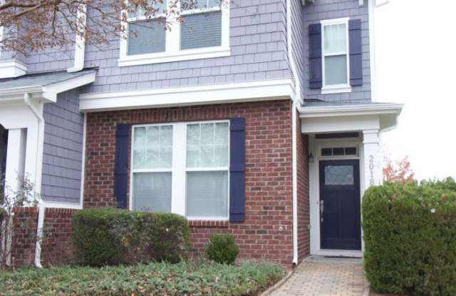 Breathtaking 2 Bd/2.5 Baths End-Unit Townhome in Popular Twin Lakes! photos photos