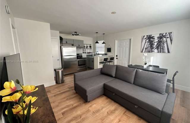 1816 SW 11th Ct - 1816 Southwest 11th Court, Fort Lauderdale, FL 33312 1816 SW 11th Ct - 1816 Southwest 11th Court, Fort Lauderdale, FL 33312