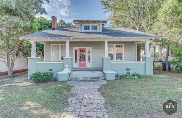 Central Location, Hardwood Floors, Recently Updated photos photos