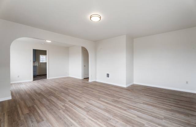 70 Ne Rose St photos photos