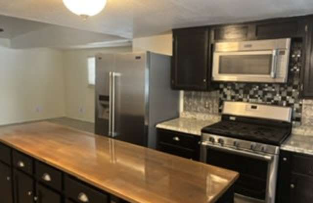 1017 Walnut Canyon Gallery 3