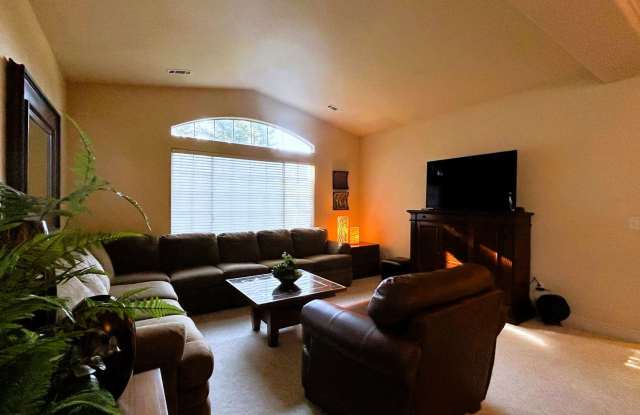 Beautiful 3 bedroom 2 bath home on the River - HOA Community Gallery 4