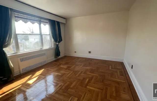 1800 EAST 52 STREET photos photos