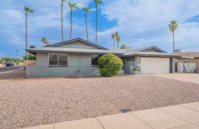 2543 E Huntington Dr Gallery 4