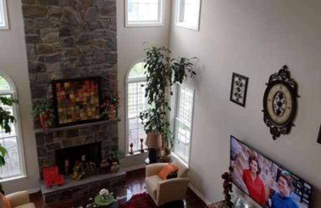 43572 WARDEN DRIVE Gallery 4