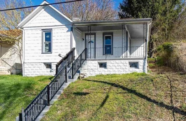 301 View Avenue - 301 View Avenue, Fairmont, WV 26554