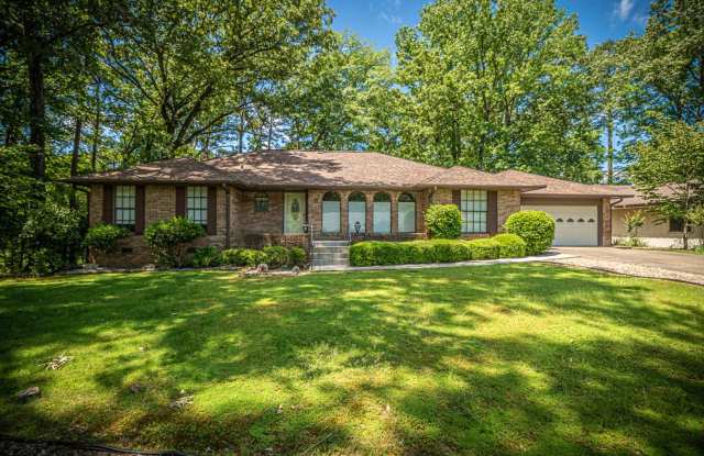 Welcome to 6 Sonora Way, a stunning 3-bedroom, 2.5-bathroom home. photos photos