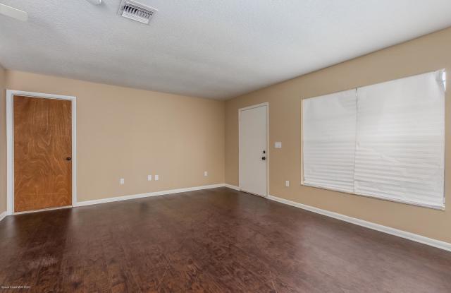 60 E Towne Place Gallery 3