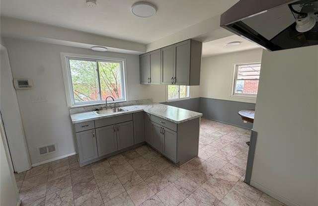 20700 Whitlock Drive Gallery 3