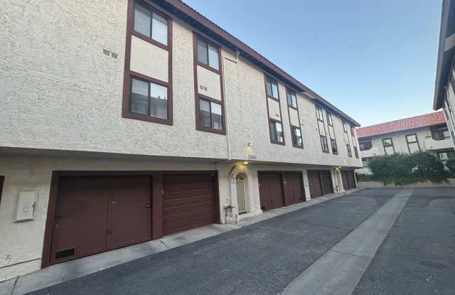 Beautiful 2-Bedroom Condo in Canyon Country! photos photos