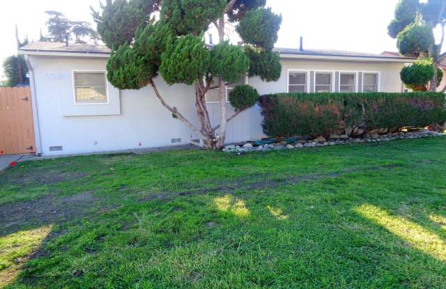 13590 Starbuck St Gallery 3