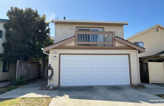Elegant Two-Story Single Family Home in the Heart of Fremont. Gallery 1
