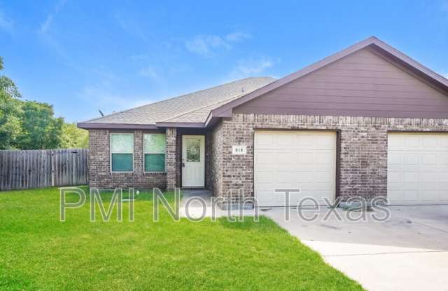618 N 6th St photos photos