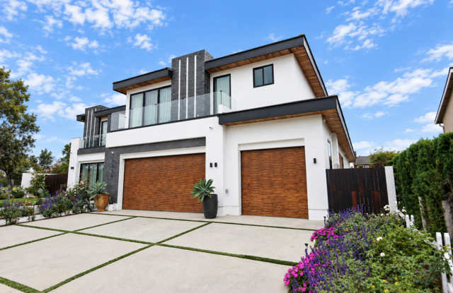 Bespoke Junior ADU with Double Primary Suites Gallery 3