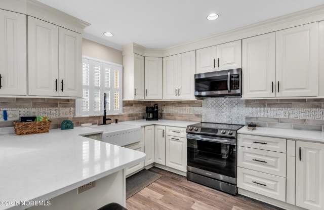 102 W Spray Way Gallery 4