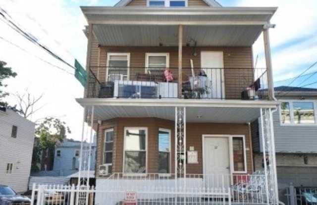 32 Highland Ave 3rd Fl. photos photos