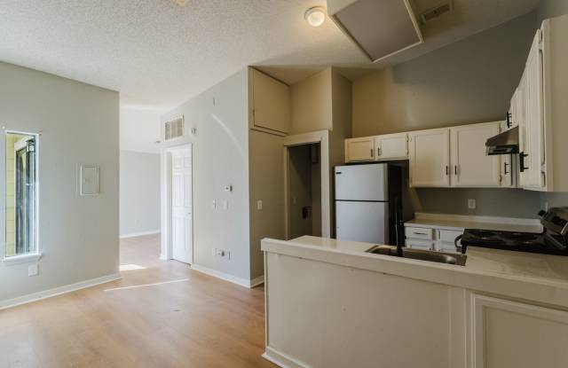 Penthouse level 1bed condo with private balcony Gallery 4