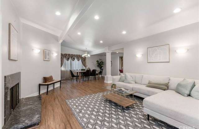 9348 Tujunga Canyon Gallery 3