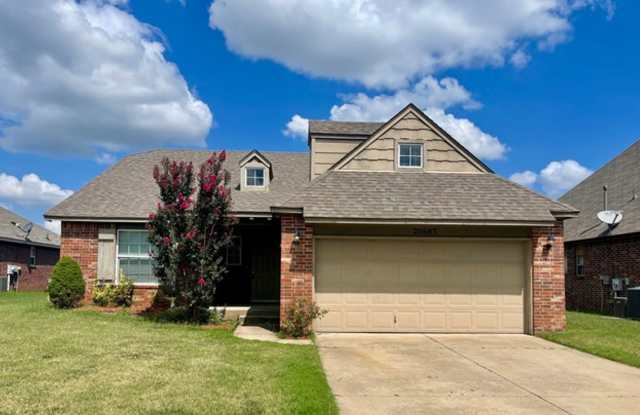Beautiful 3 Bedroom Home in Broken Arrow – Available January! photos photos
