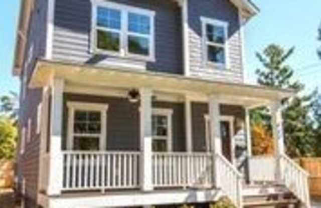 933 Sweetbriar St - 933 Sweetbriar Street, Charlotte, NC 28205