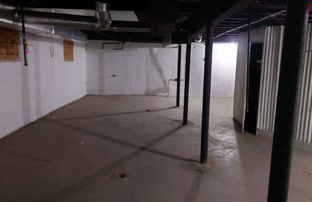 9490 Beaconsfield Street - 1 photos photos