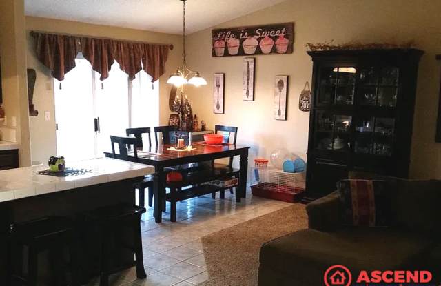 Comfortable 3BD/2BA Home in Bakersfield’s Desirable 93312 — Fully Equipped & Pets Welcome! Gallery 4