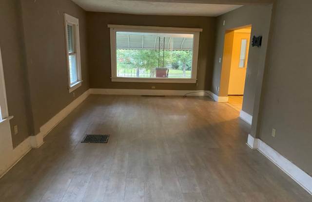 Spacious 3-Bedroom Home for Rent in North Hill photos photos