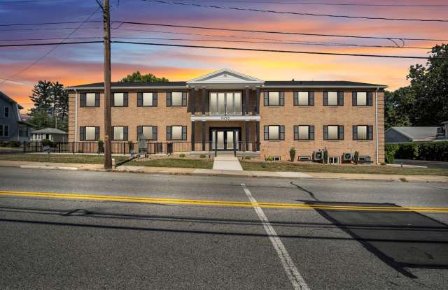 1309 N Bridge Street photos photos