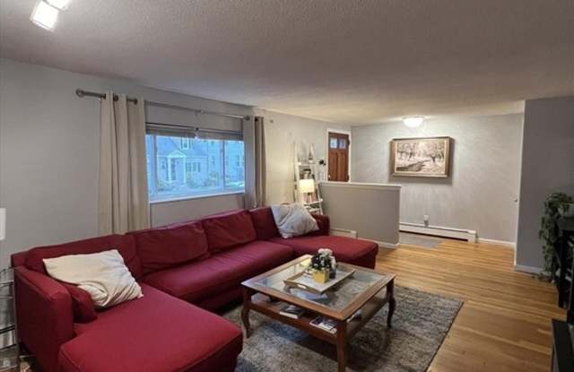 32 Grandview Avenue - 32 Grandview Avenue, Watertown Town, MA 02472