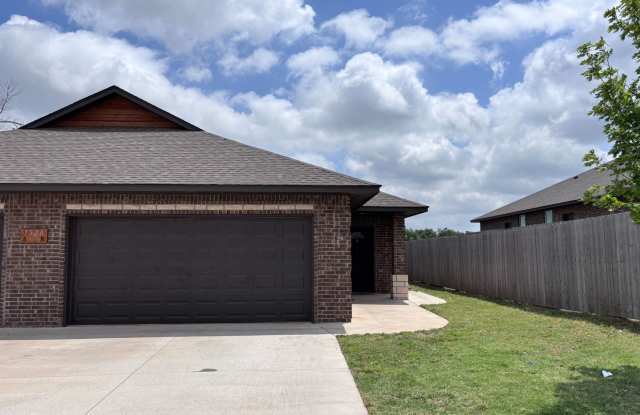 3br 2ba duplex with 2 car garage in OKC! photos photos