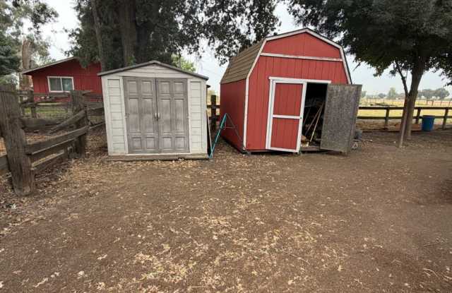 Country living at its finest Gallery 3