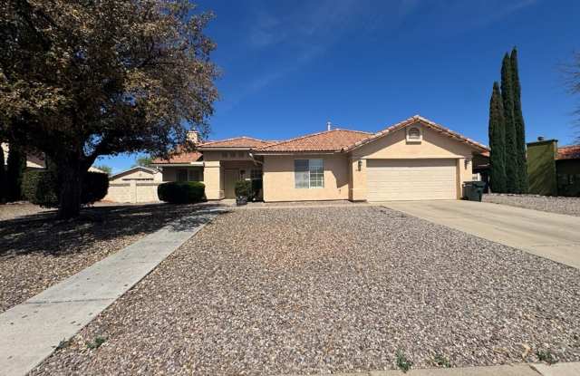 Beautiful 4 bedroom home in the neighborhood of Canyon De Flores! photos photos