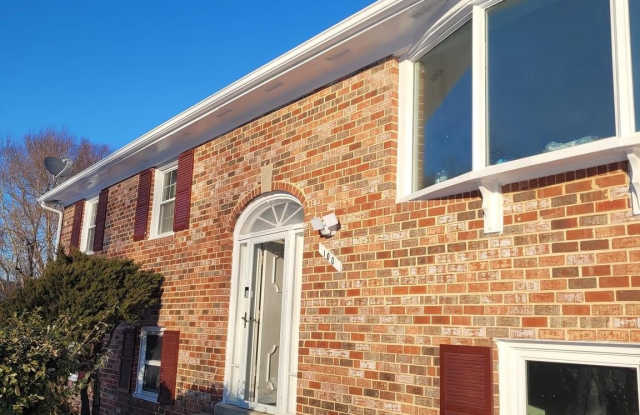 100 ESSENTON Drive photos photos