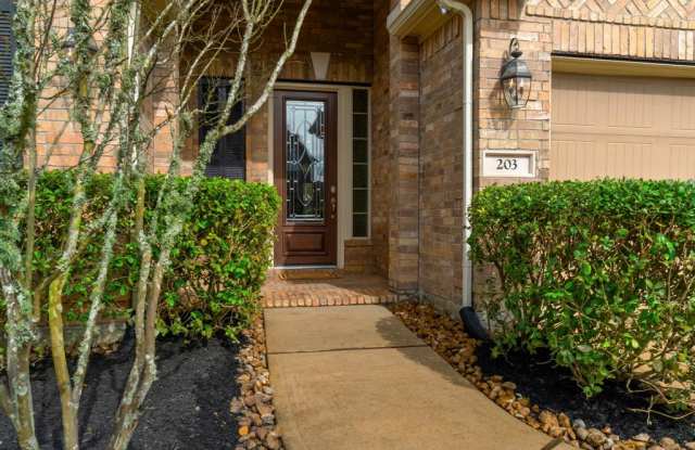 203 Pinto Point Dr Drive Gallery 4