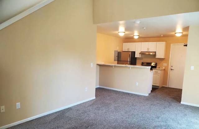 Summit Hill Apartments Gallery 3