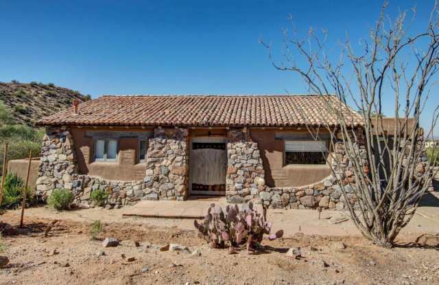 23632 N PINNACLE Court Gallery 4