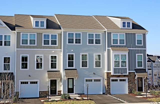Pleasant Green Townhome Near Downtown Crozet photos photos