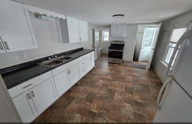 81 E Cayuga St Apt 2 Right photos photos