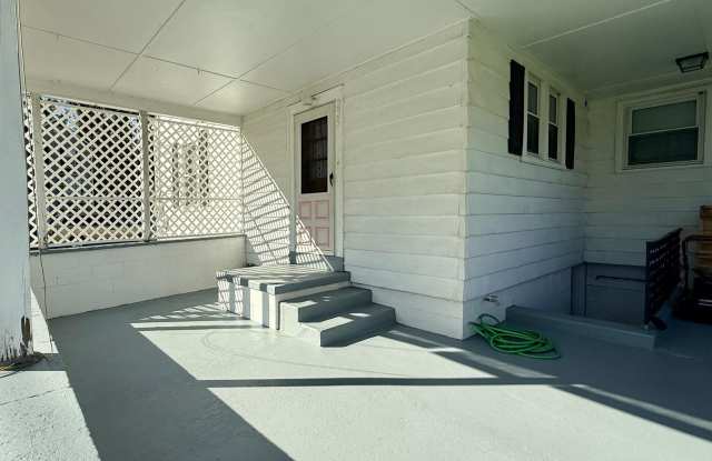 225 E 2ND Avenue Gallery 4