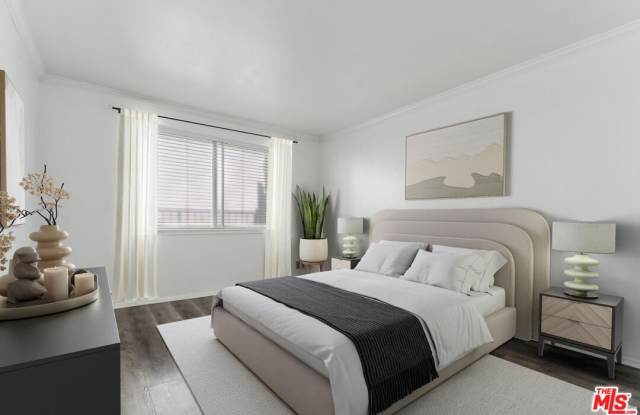 1021 N Crescent Heights Blvd - 1021 North Crescent Heights Boulevard, West Hollywood, CA 90046