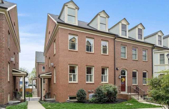 42 Maxwell Square - 1 Gallery 2